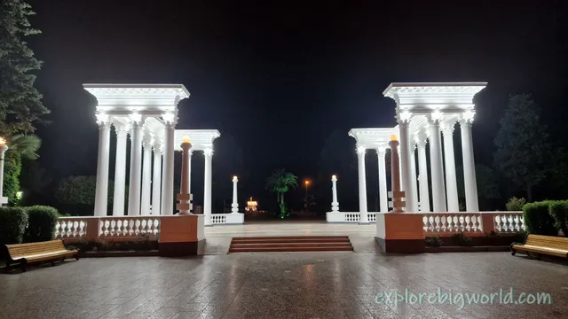 Колоннады на Батумском бульваре